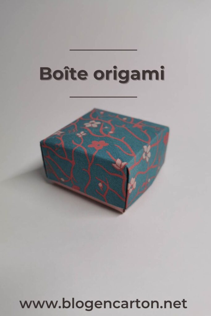 Origami boîte carrée chutes de papier
