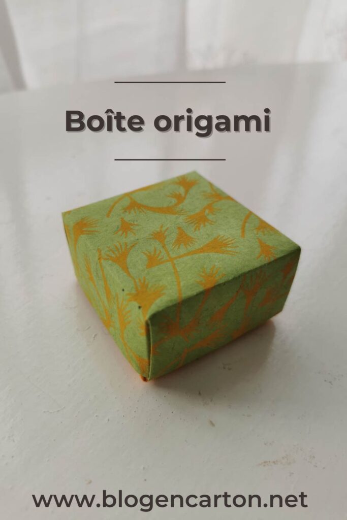 Origami boîte carrée chutes de papier